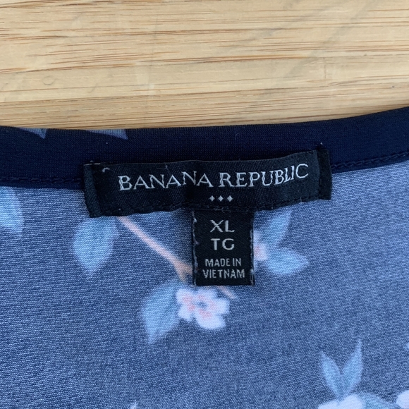 Banana Republic Floral Shirt - Size XL - Picture 3 of 4